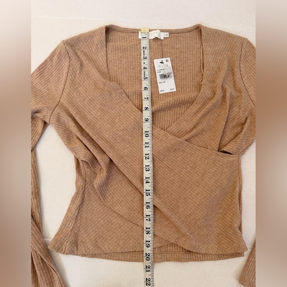 Astr Ribbed Tan Top - Picture 3 of 6